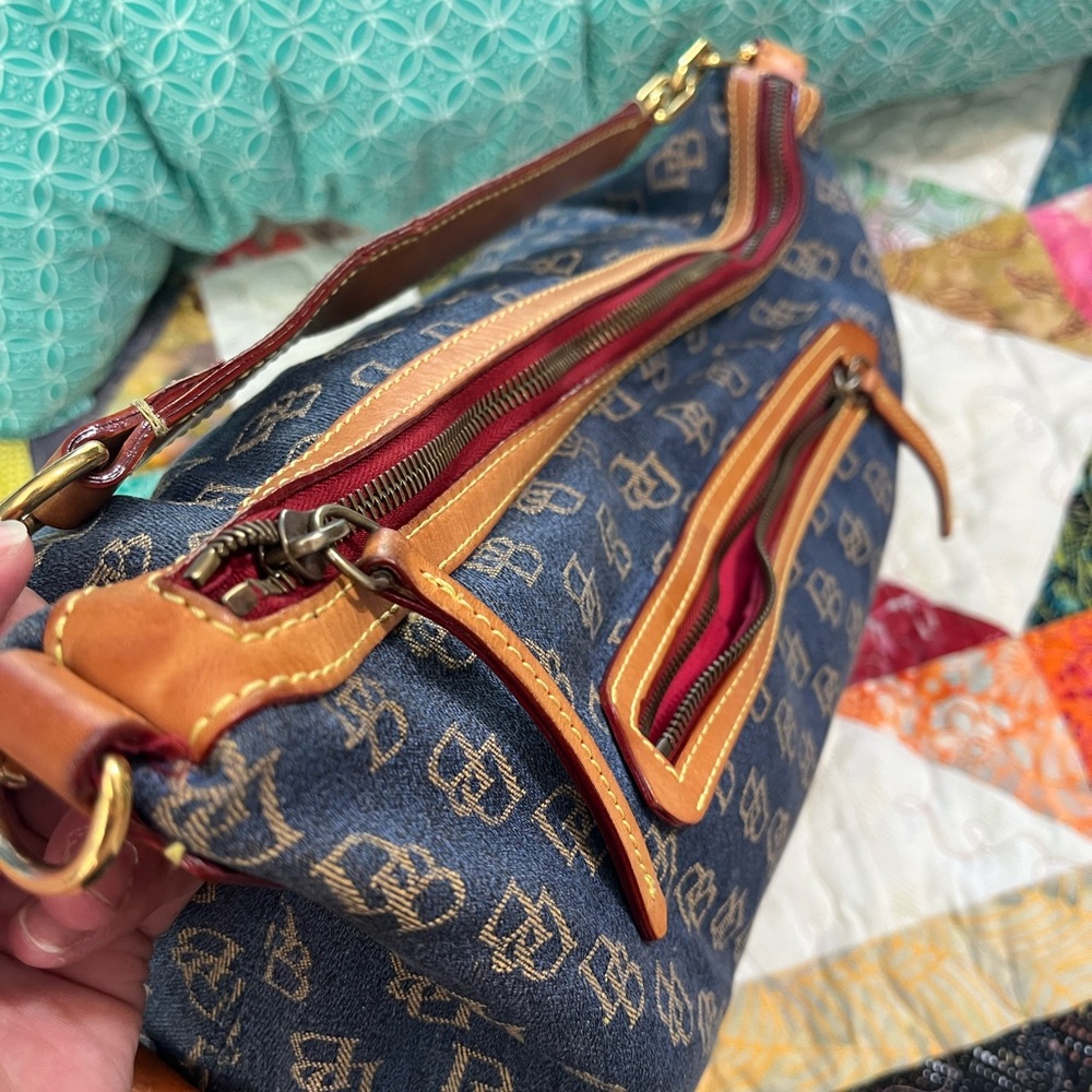 Vintage Dooney jacquard shoulder bag - Picture 6 of 10